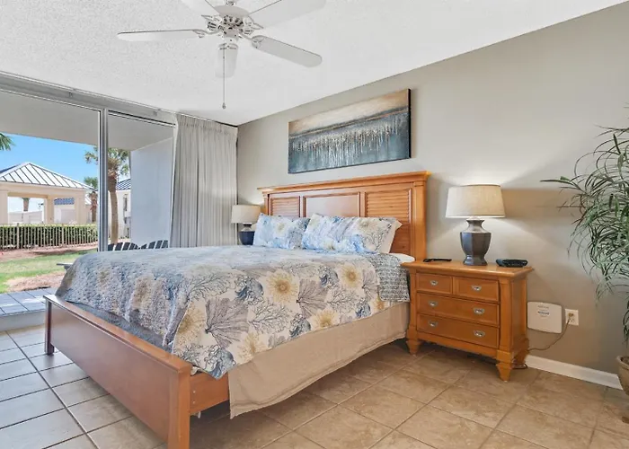 Bristol 109 - Beachfront Unit On Ground Floor-steps To The Pool Apartment